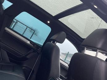 VOLKSWAGEN TOUAREG 3.0 TDI V6 BlueMotion Tech R-Line SUV 5dr Diesel Tiptronic 4WD E