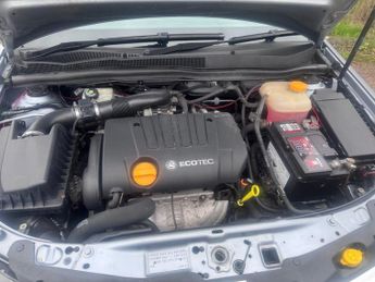 VAUXHALL ASTRA 1.8i 16v Design Sport Hatch 3dr Petrol Automatic (194 g/km, 123 
