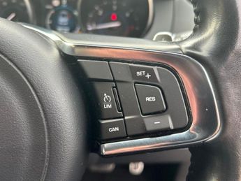 JAGUAR F-PACE 2.0 D180 R-Sport SUV 5dr Diesel Auto AWD Euro 6 (s/s) (180 ps)