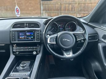 JAGUAR F-PACE 2.0 D180 R-Sport SUV 5dr Diesel Auto AWD Euro 6 (s/s) (180 ps)