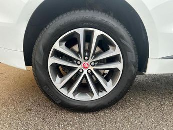 JAGUAR F-PACE 2.0 D180 R-Sport SUV 5dr Diesel Auto AWD Euro 6 (s/s) (180 ps)