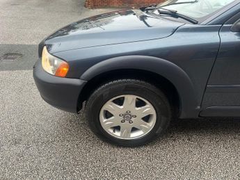 VOLVO XC70 2.4 D5 SE Estate 5dr Diesel Geartronic AWD (224 g/km, 185 bhp)