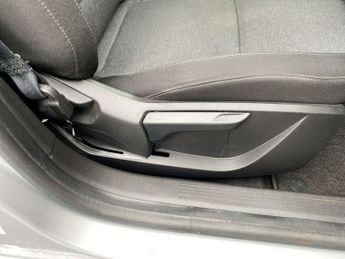 RENAULT CLIO 1.6 E-TECH Evolution Hatchback 5dr Petrol Hybrid Auto Euro 6 (s/