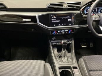 AUDI Q3 1.5 TFSI CoD 35 Black Edition SUV 5dr Petrol S Tronic Euro 6 (s/