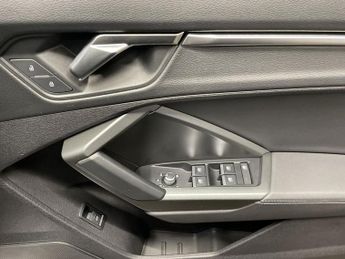 AUDI Q3 1.5 TFSI CoD 35 Black Edition SUV 5dr Petrol S Tronic Euro 6 (s/