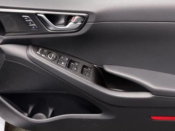 HYUNDAI IONIQ 38.3kWh Premium SE Hatchback 5dr Electric Auto (136 ps)