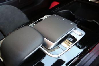 MERCEDES-BENZ A-CLASS 2.0 A250 AMG Line Hatchback 5dr Petrol 7G-DCT Euro 6 (s/s) (224 