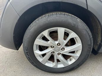 HYUNDAI TUCSON 1.6 GDi SE Nav SUV 5dr Petrol Manual Euro 6 (s/s) (132 ps)