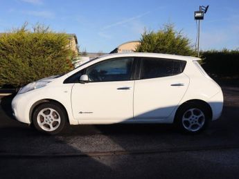 NISSAN LEAF 24kWh Acenta Hatchback 5dr Electric Auto (107 bhp)