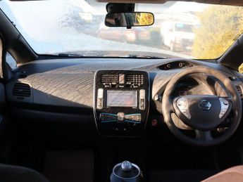 NISSAN LEAF 24kWh Acenta Hatchback 5dr Electric Auto (107 bhp)