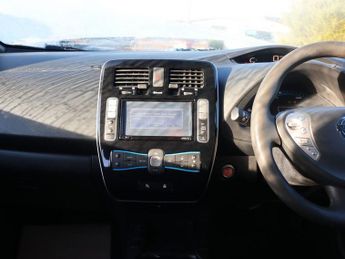 NISSAN LEAF 24kWh Acenta Hatchback 5dr Electric Auto (107 bhp)