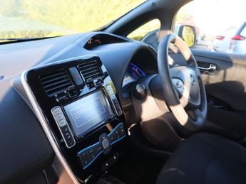NISSAN LEAF 24kWh Acenta Hatchback 5dr Electric Auto (107 bhp)
