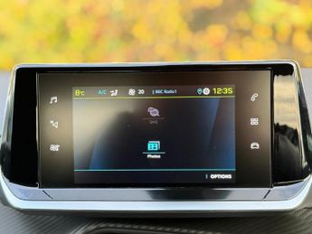 PEUGEOT E-2008 50kWh Allure Premium SUV 5dr Electric Auto (136 ps)