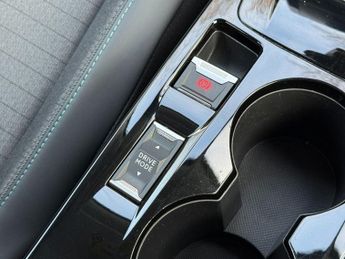 PEUGEOT E-2008 50kWh Allure Premium SUV 5dr Electric Auto (136 ps)