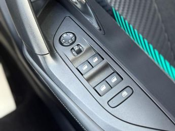 PEUGEOT E-2008 50kWh Allure Premium SUV 5dr Electric Auto (136 ps)