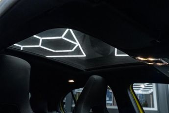 MERCEDES-BENZ A-CLASS 2.0 A35 AMG (Premium Plus) Hatchback 5dr Petrol 7G-DCT 4MATIC Eu