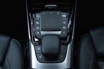 MERCEDES-BENZ A-CLASS 2.0 A35 AMG (Premium Plus) Hatchback 5dr Petrol 7G-DCT 4MATIC Eu