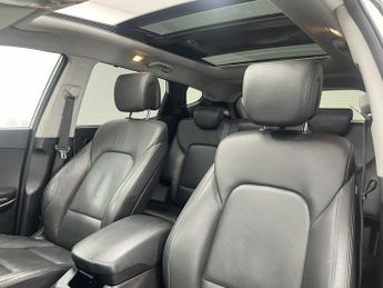 HYUNDAI SANTA FE 2.2 CRDi Blue Drive Premium SE SUV 5dr Diesel Auto 4WD Euro 6 (s
