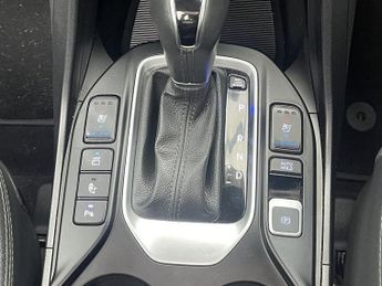 HYUNDAI SANTA FE 2.2 CRDi Blue Drive Premium SE SUV 5dr Diesel Auto 4WD Euro 6 (s