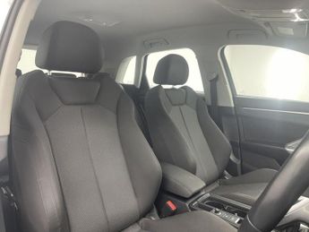 AUDI Q3 1.5 TFSI CoD 35 Sport SUV 5dr Petrol S Tronic Euro 6 (s/s) (150 