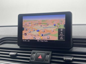 AUDI Q5 2.0 TDI 40 Sport SUV 5dr Diesel S Tronic quattro Euro 6 (s/s) (1