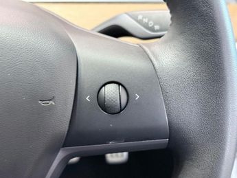 TESLA Model 3 (Dual Motor) Performance Saloon 4dr Electric Auto 4WDE (Performa