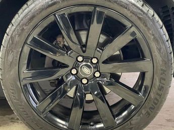 LAND ROVER RANGE ROVER VELAR 2.0 D180 R-Dynamic SE SUV 5dr Diesel Auto 4WD Euro 6 (s/s) (180 