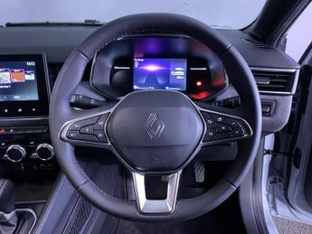 RENAULT CLIO 1.6 E-TECH techno Hatchback 5dr Petrol Hybrid Auto Euro 6 (s/s) 