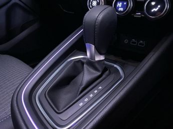 RENAULT CLIO 1.6 E-TECH techno Hatchback 5dr Petrol Hybrid Auto Euro 6 (s/s) 