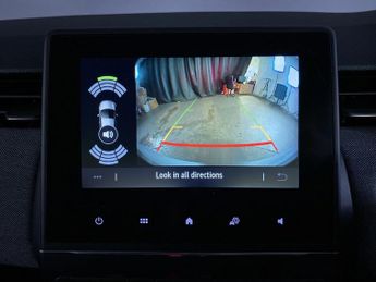 RENAULT CLIO 1.6 E-TECH techno Hatchback 5dr Petrol Hybrid Auto Euro 6 (s/s) 