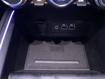 RENAULT CLIO 1.6 E-TECH techno Hatchback 5dr Petrol Hybrid Auto Euro 6 (s/s) 