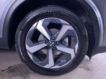 NISSAN QASHQAI 1.3 DIG-T MHEV N-Connecta SUV 5dr Petrol Hybrid XTRON Euro 6 (s/