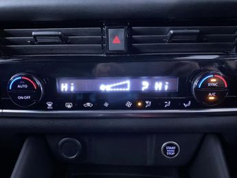 NISSAN QASHQAI 1.3 DIG-T MHEV N-Connecta SUV 5dr Petrol Hybrid XTRON Euro 6 (s/