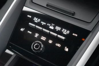 PORSCHE MACAN 380KW 100kWh (300KW FAST CHARGE) 4S Electric Auto 4WD (516ps) AS