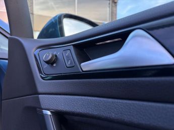 VOLKSWAGEN GOLF 2.0 TDI BlueMotion Tech GT Edition Hatchback 5dr Diesel DSG Euro