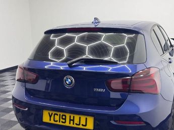 BMW 1 SERIES 1.5 118i SE Business Hatchback 5dr Petrol Auto Euro 6 (s/s) (136