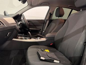 BMW 1 SERIES 1.5 118i SE Business Hatchback 5dr Petrol Auto Euro 6 (s/s) (136