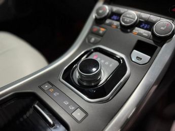 LAND ROVER RANGE ROVER EVOQUE 2.0 TD4 SE Tech SUV 5dr Diesel Auto 4WD Euro 6 (s/s) (180 ps)