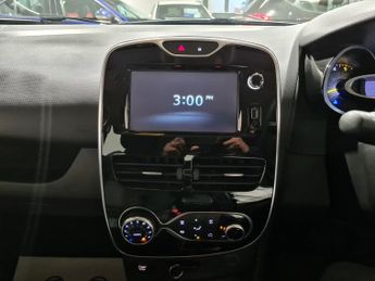 RENAULT CLIO 1.5 dCi Dynamique S MediaNav Hatchback 5dr Diesel EDC Euro 5 (90