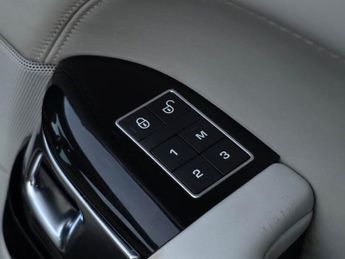 LAND ROVER RANGE ROVER 4.4 SD V8 Autobiography SUV 5dr Diesel Auto 4WD Euro 6 (s/s) (33