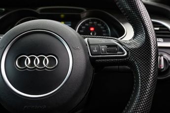 AUDI A4 AVANT 2.0 TDI S line Estate 5dr Diesel Multitronic Euro 5 (s/s) (177 p