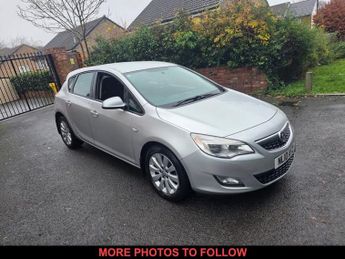 Vauxhall Astra 1.7 CDTi Exclusiv Hatchback 5dr Diesel Manual Euro 5 (110 ps)