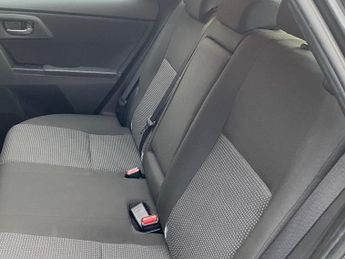 TOYOTA AURIS 1.6 V-Matic Icon Hatchback 5dr Petrol Multidrive S Euro 5 (132 p