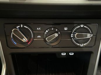 VOLKSWAGEN POLO 1.0 TSI Match Hatchback 5dr Petrol DSG Euro 6 (s/s) (95 ps)