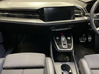 AUDI Q4 E-TRON 40 S line SUV 5dr Electric Auto 82kWh (204 ps)