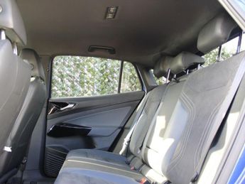 VOLKSWAGEN ID.5 Pro 77kWh Match SUV 5dr Electric Auto (286 ps)