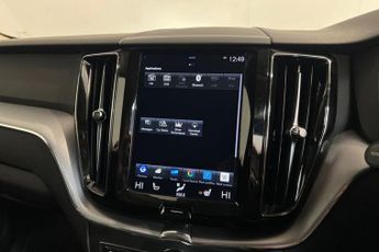 VOLVO XC60 2.0 B5 MHEV Momentum SUV 5dr Petrol Hybrid Auto Euro 6 (s/s) (25