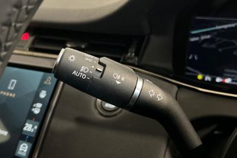 LAND ROVER RANGE ROVER EVOQUE 2.0 D200 MHEV Dynamic SE SUV 5dr Diesel Auto 4WD Euro 6 (s/s) (2