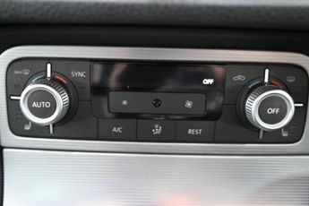 VOLKSWAGEN TOUAREG 3.0 TDI V6 BlueMotion Tech R-Line SUV 5dr Diesel Tiptronic 4WD E