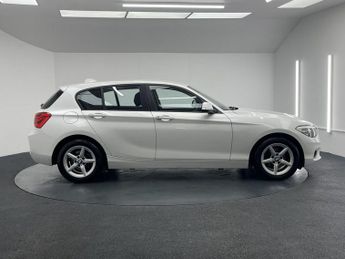 BMW 1 SERIES 1.5 118i SE Hatchback 5dr Petrol Auto Euro 6 (s/s) (136 ps)